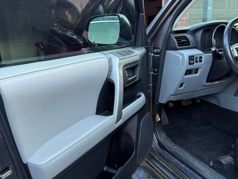 Used 2012 Toyota 4Runner SR5 w/ Premium Pkg w/3rd Row Seat AWD/4WD image 15