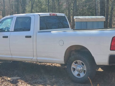 Used 2018 RAM 2500 Tradesman image 11