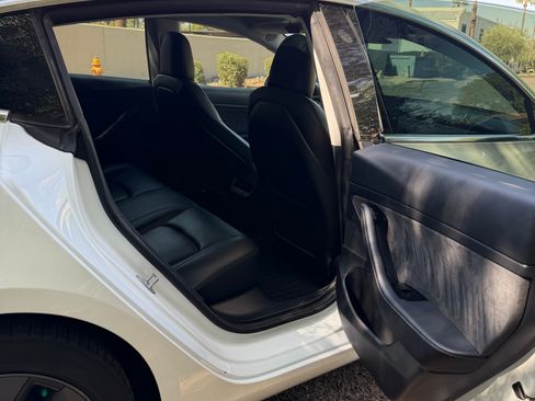 Used 2020 Tesla Model 3 Standard Range Plus RWD image 11