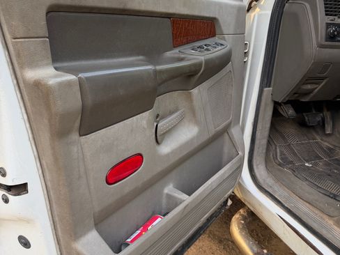 Used 2006 Dodge Ram 3500 Truck SLT image 12