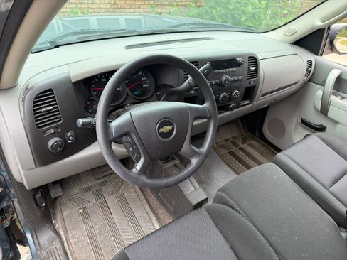 Used 2010 Chevrolet Silverado 1500 W/T AWD/4WD image 4