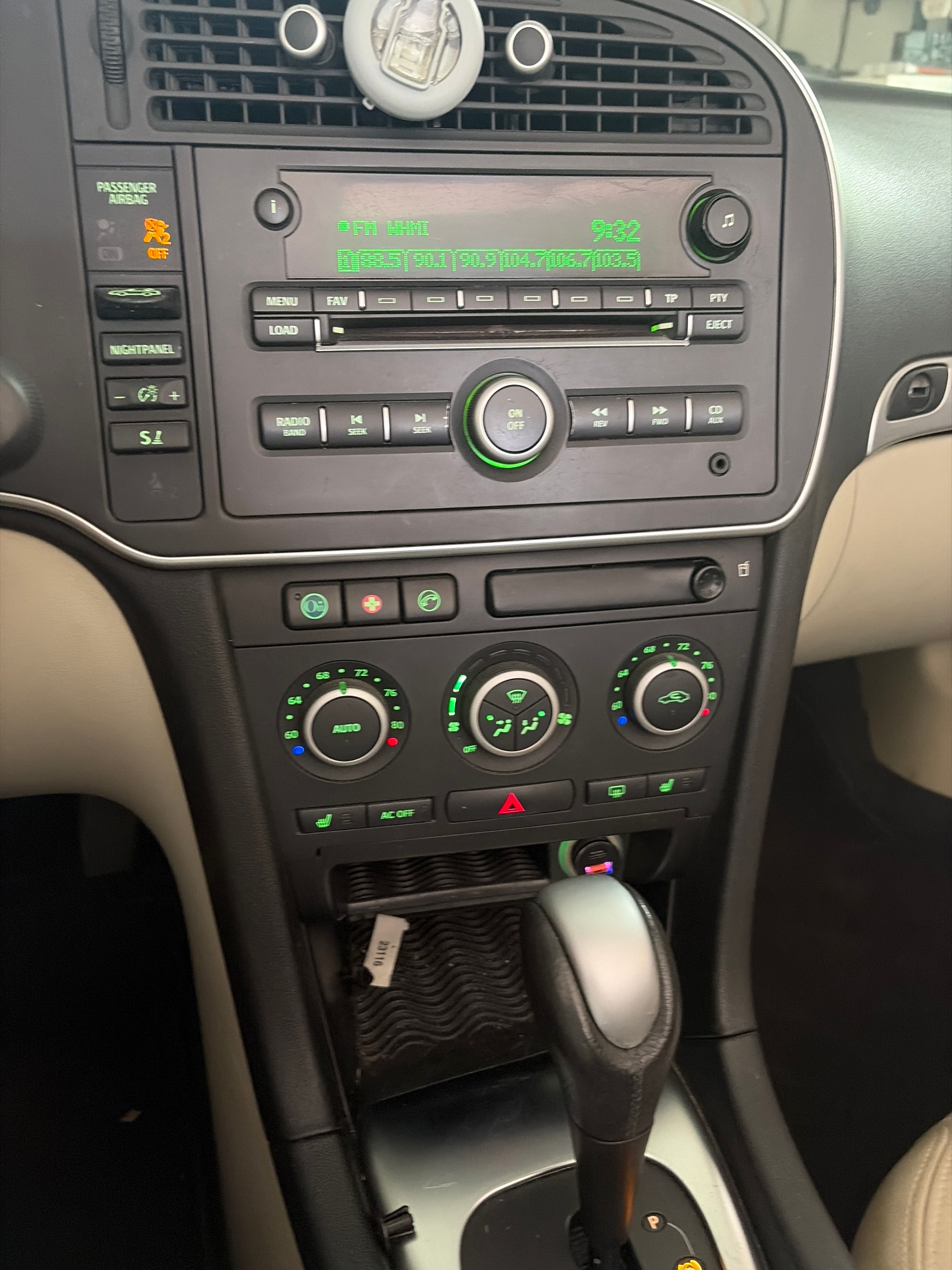 Used 2008 Saab 9-3 Aero w/ Touring Package FWD image 2