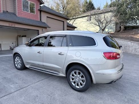 Used 2013 Buick Enclave Leather w/ Trailering Provision Package image 4