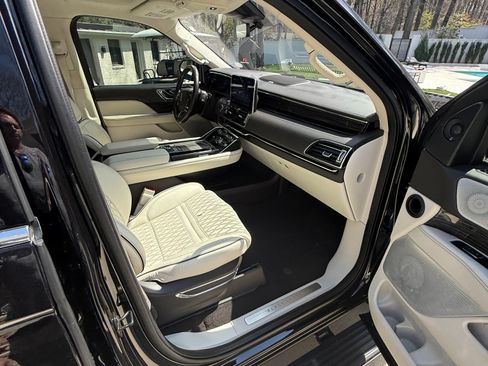 Used 2019 Lincoln Navigator L Black Label w/ Cargo Package image 22