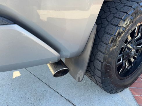 Used 2014 Toyota Tundra Limited w/ Limited Premium Package AWD/4WD image 9