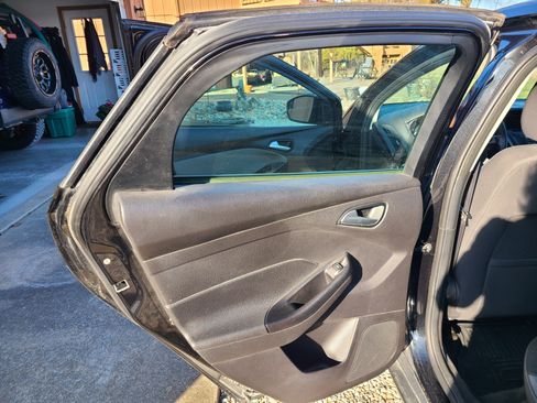 Used 2013 Ford Focus SE w/ Interior Protection Pkg image 12