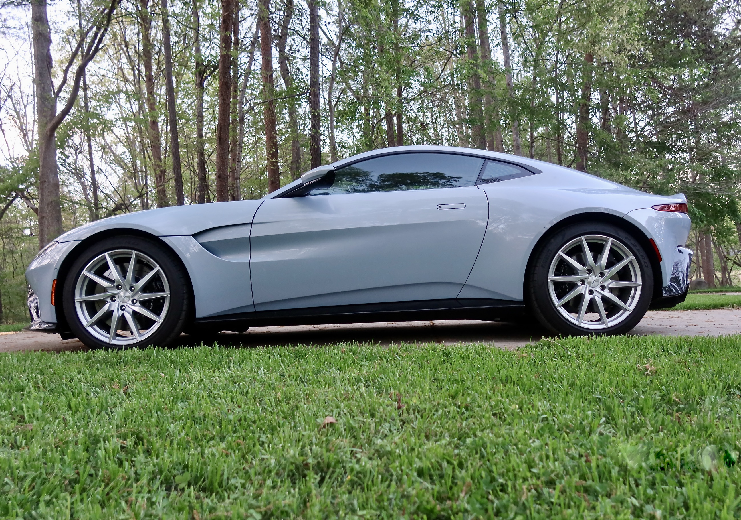 Used 2020 Aston Martin V8 Vantage Coupe RWD image 4