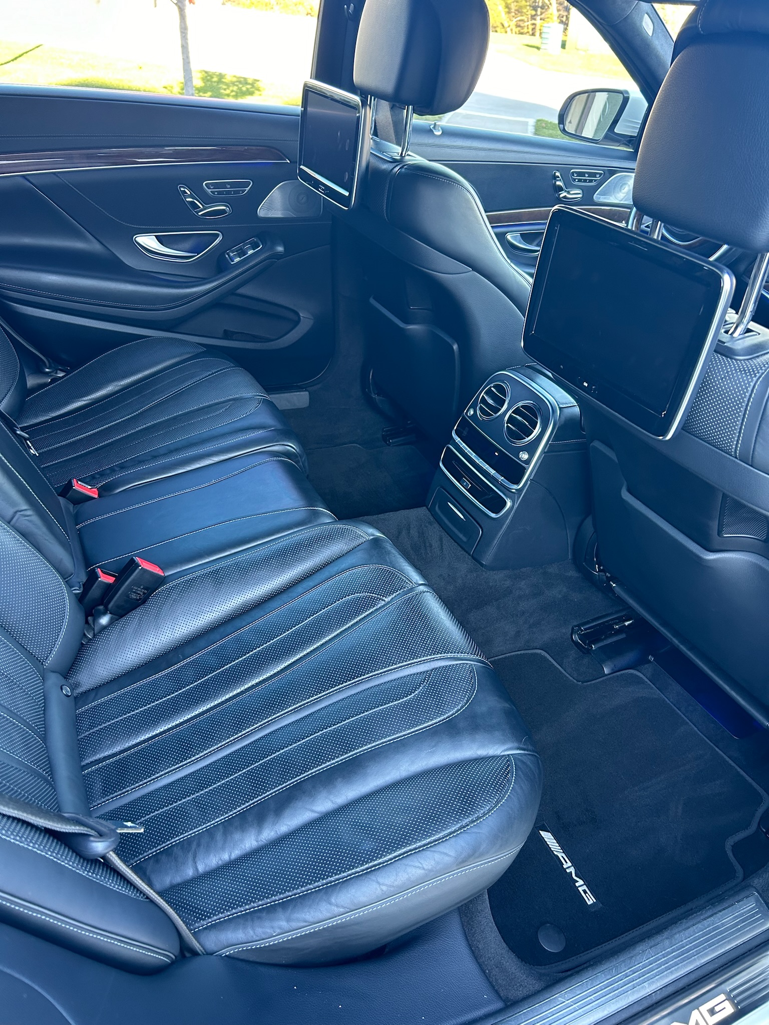 Used 2014 Mercedes-Benz S 63 AMG 4MATIC Sedan image 30