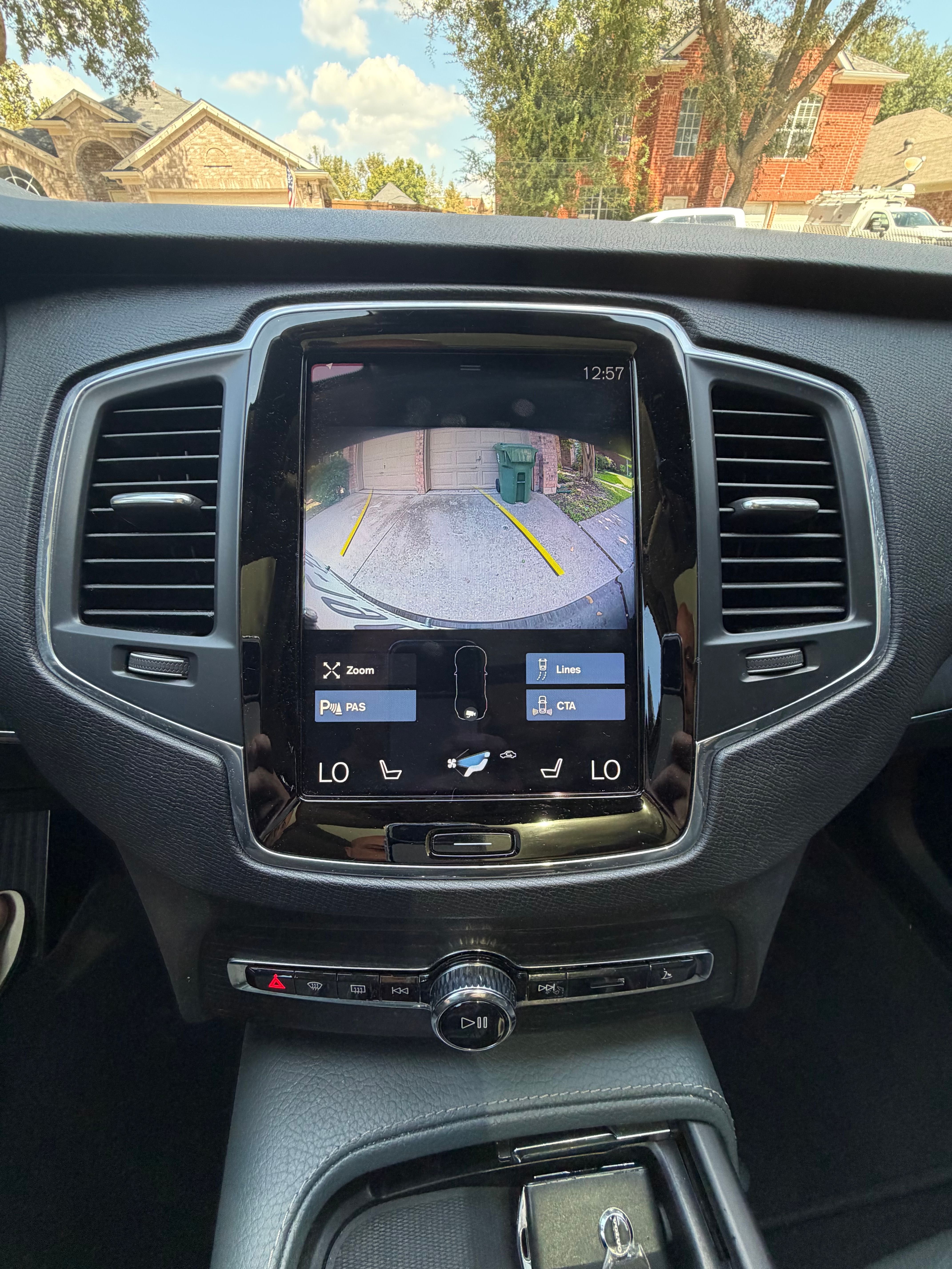Used 2020 Volvo XC90 T6 Momentum w/ Protection Package AWD/4WD image 18