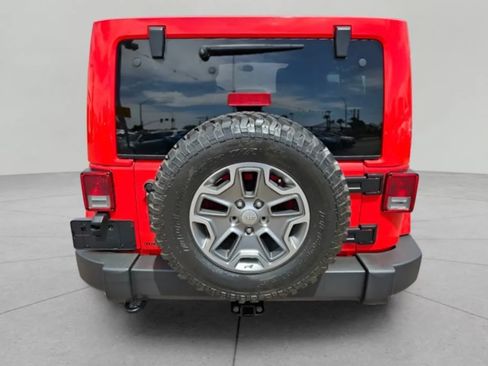 Used 2018 Jeep Wrangler Unlimited Rubicon w/ Connectivity Group AWD/4WD image 13