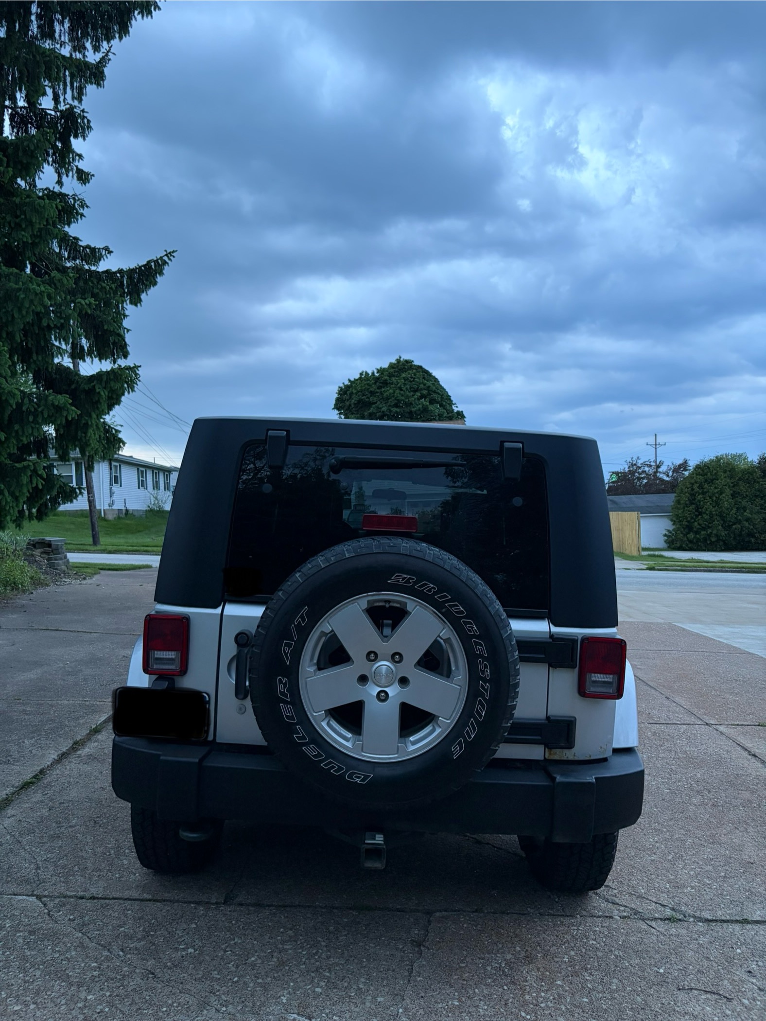 Used 2010 Jeep Wrangler Unlimited Sahara w/ Dual Top Group AWD/4WD image 8