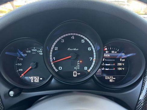 Used 2020 Porsche Macan Turbo AWD/4WD image 26