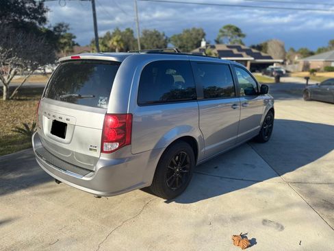 Used 2019 Dodge Grand Caravan GT image 12
