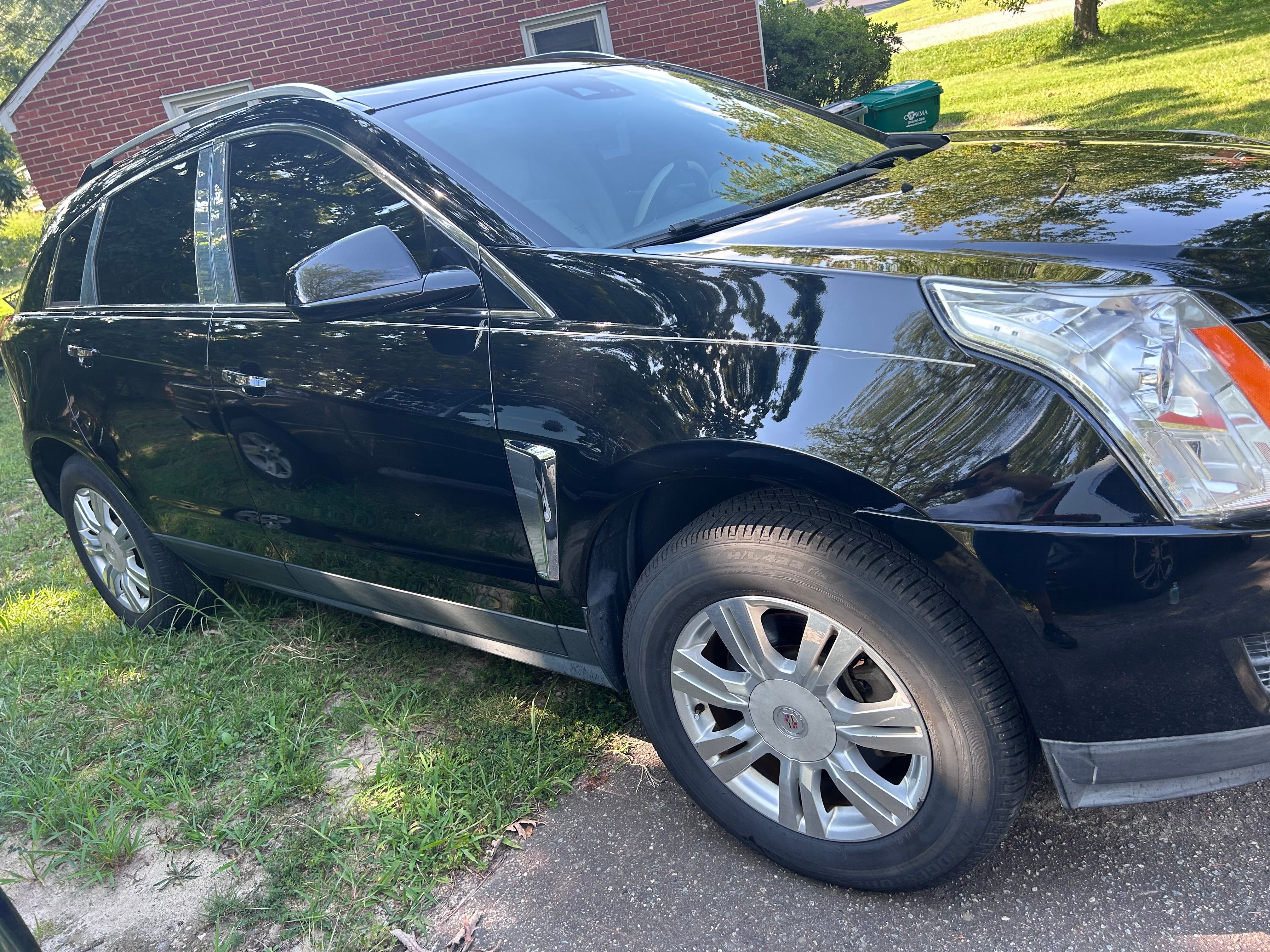 Used 2014 Cadillac SRX Luxury w/ Driver Awareness Package FWD image 12