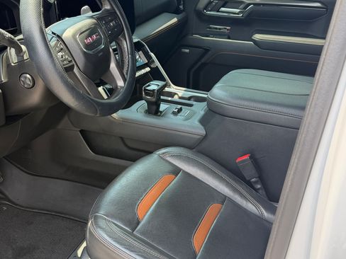 Used 2023 GMC Sierra 1500 AT4 w/ AT4 Preferred Package AWD/4WD image 5