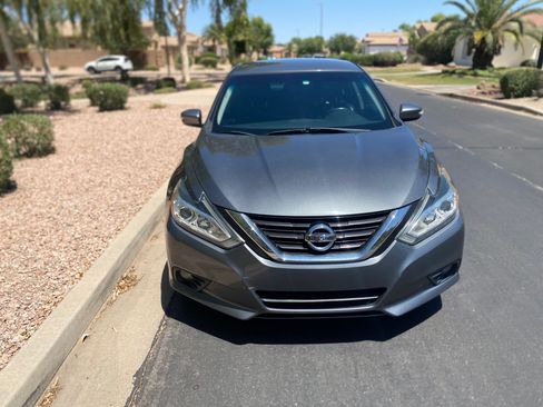 Used 2018 Nissan Altima 2.5 SL FWD image 10