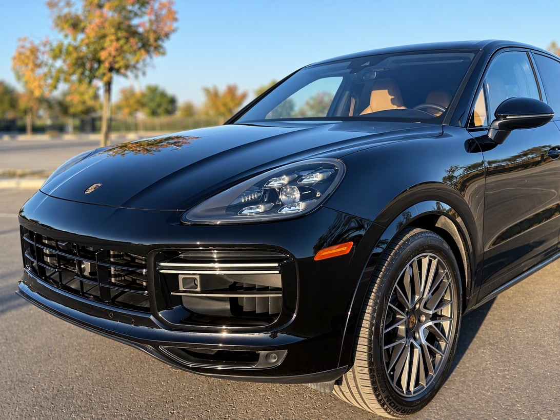 Used 2019 Porsche Cayenne Turbo AWD/4WD image 4