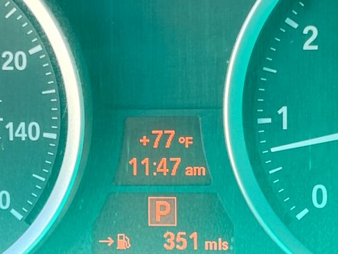 Used 2010 BMW 650i Convertible image 18