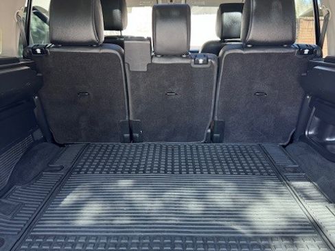 Used 2016 Land Rover LR4 HSE Silver Edition image 16