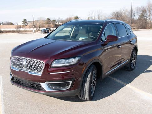 Used 2020 Lincoln Nautilus Reserve w/ Equipment Group 201A image 5