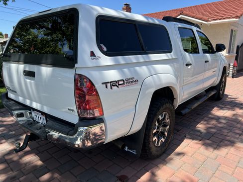 Used 2013 Toyota Tacoma 4x4 Double Cab w/ TRD Off-Road Pkg image 8