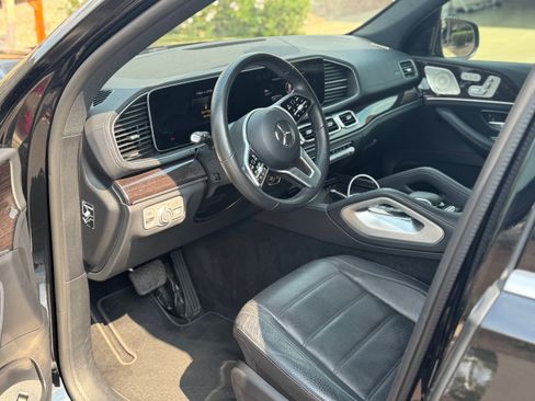 Used 2021 Mercedes-Benz GLS 450 4MATIC image 6