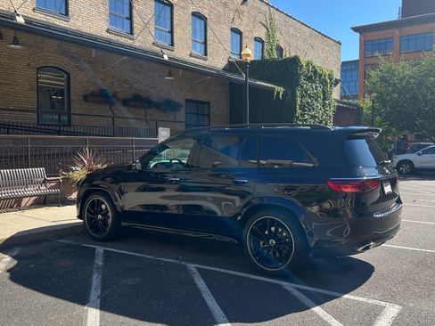 Used 2024 Mercedes-Benz GLS 450 4MATIC image 5