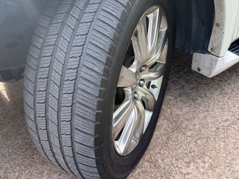 Used 2014 INFINITI QX80 2WD w/ Deluxe Touring Package image 16