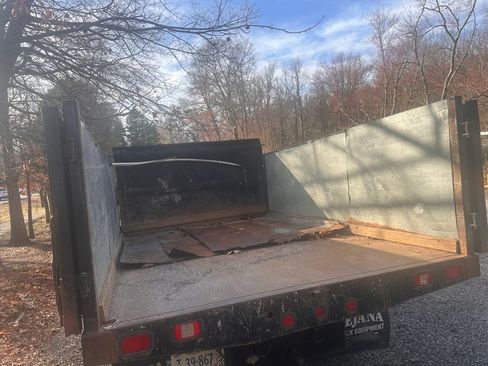 Used 2003 Ford F550 2WD Regular Cab Super Duty image 16