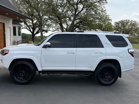 Used 2018 Toyota 4Runner TRD Off-Road Premium image 4