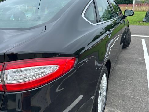 Used 2014 Ford Fusion SE w/ Equipment Group 502A FWD image 9