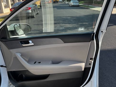 Used 2017 Hyundai Sonata SE image 16