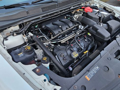 Used 2013 Ford Taurus SEL image 26