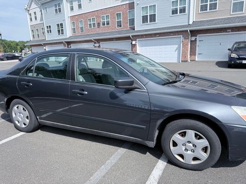 Used 2005 Honda Accord LX image 1