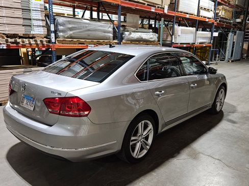 Used 2013 Volkswagen Passat TDI SEL Premium image 5
