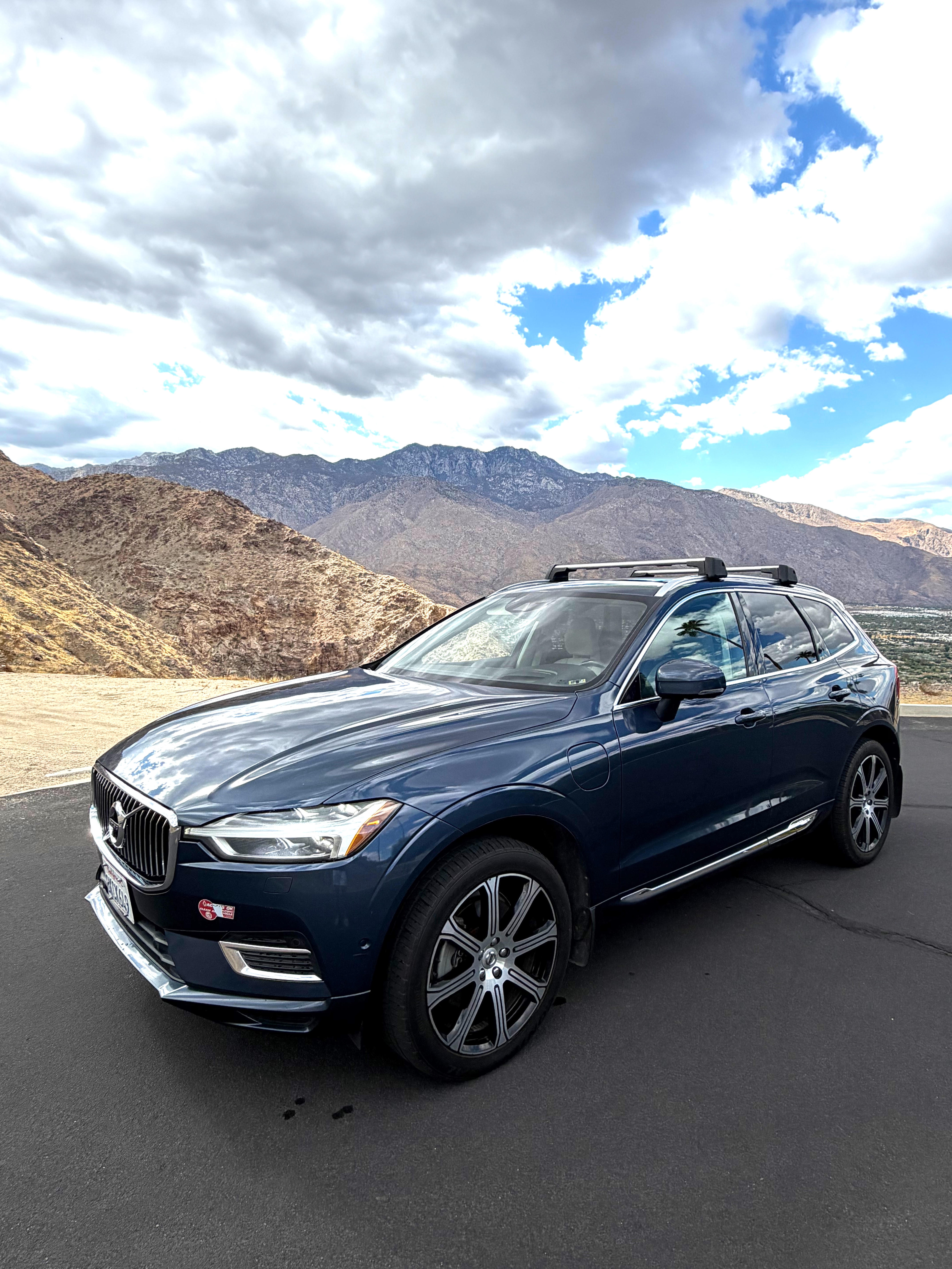 Used 2018 Volvo XC60 T8 Inscription w/ Luxury Seat Package AWD/4WD image 1