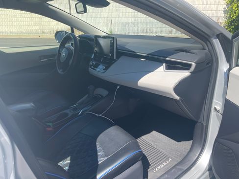 Used 2021 Toyota Corolla LE image 13