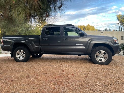Used 2012 Toyota Tacoma PreRunner w/ TRD Sport Pkg RWD image 5