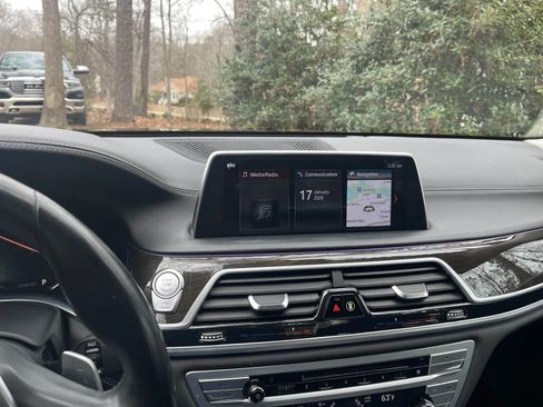 Used 2018 BMW 740i xDrive w/ Executive Package image 4