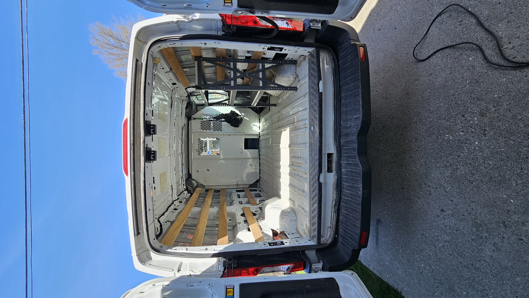 Used 2015 Ford Transit 250 130 Low Roof w/ Exterior Upgrade Package RWD image 11