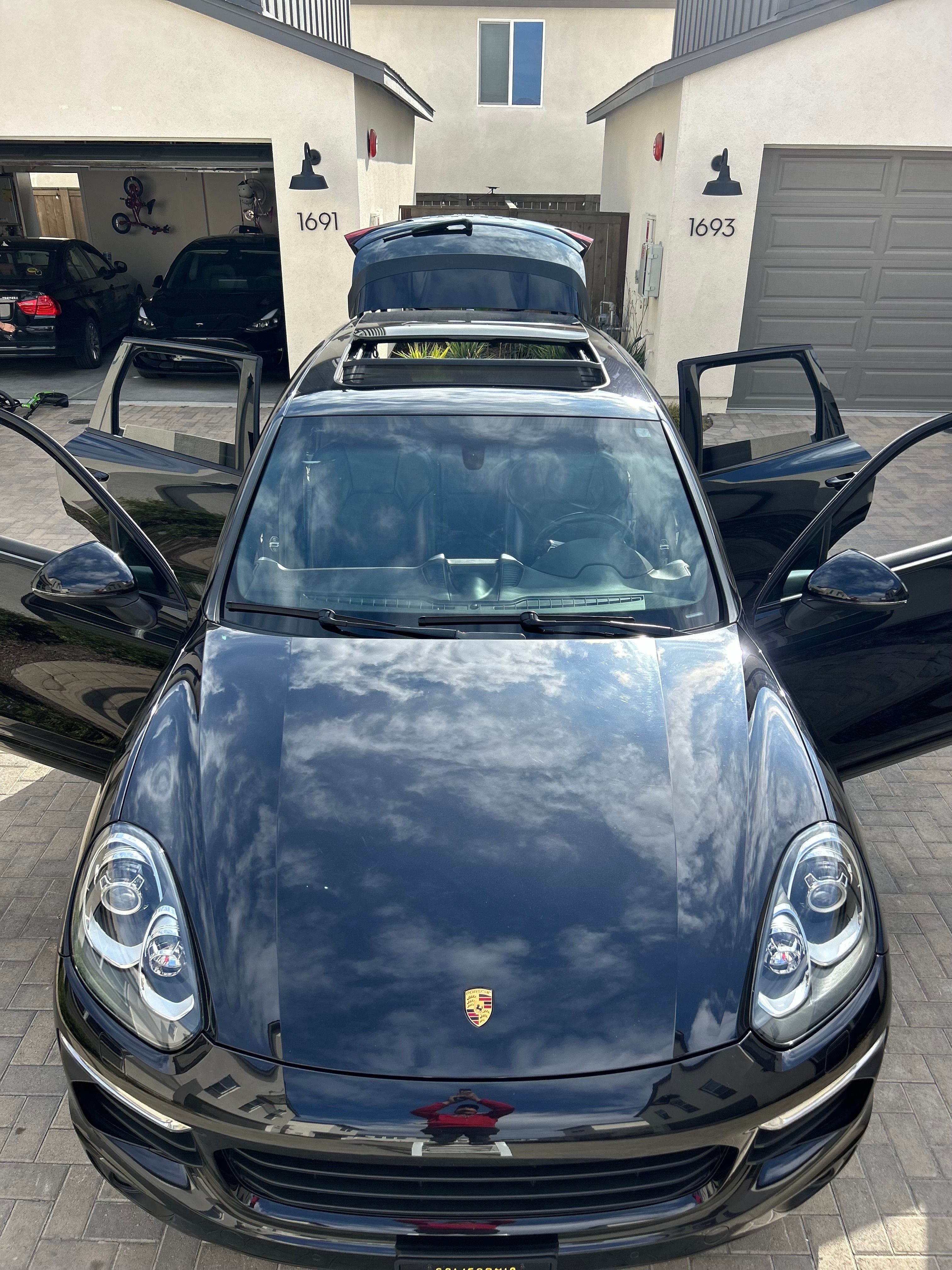 Used 2017 Porsche Cayenne Platinum Edition AWD/4WD image 27