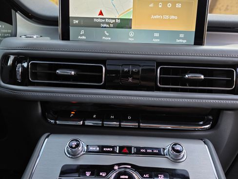 Used 2020 Lincoln Aviator Reserve w/ Equipment Group 202A image 10