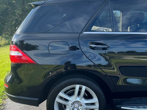 Used 2014 Mercedes-Benz ML 350 ML 350 Sport Utility 4D image 14