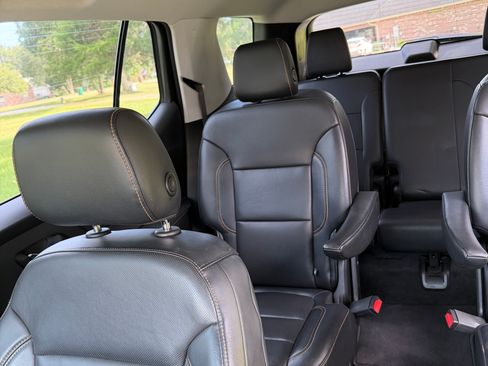 Used 2018 Chevrolet Traverse Premier w/ Redline Edition FWD image 6