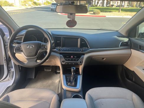 Used 2017 Hyundai Elantra SE image 8