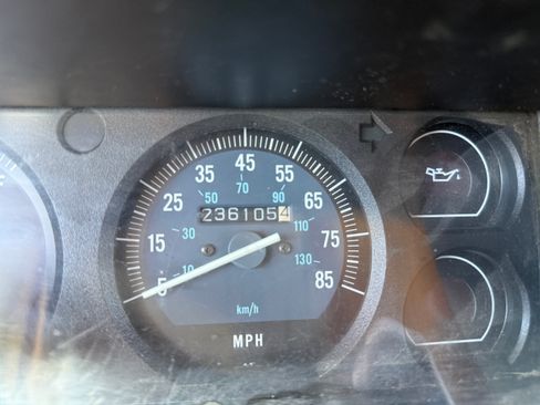 Used 1996 Jeep Cherokee SE image 11