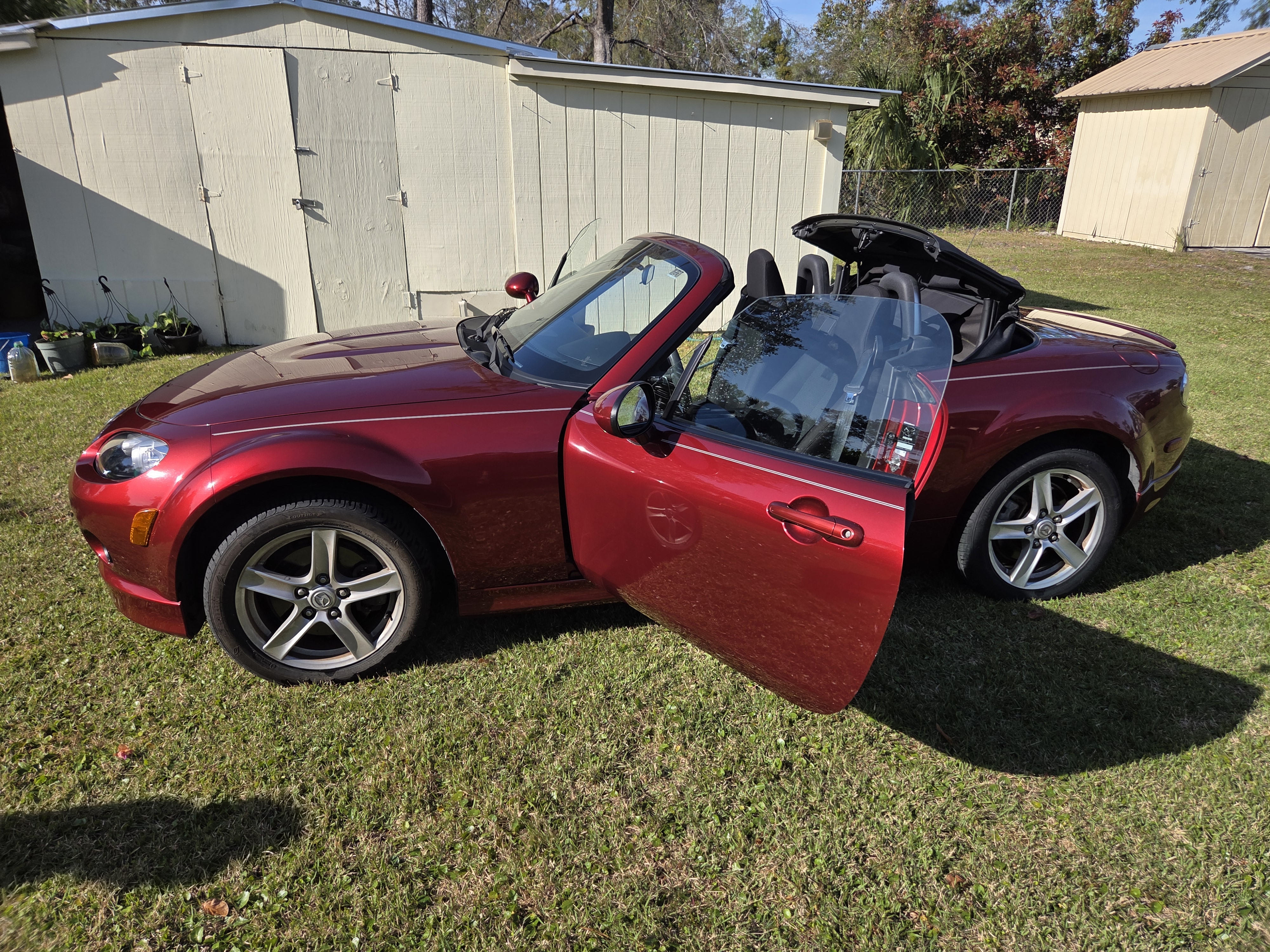 Used 2007 MAZDA MX-5 Miata Sport w/ Appearance Pkg RWD image 1