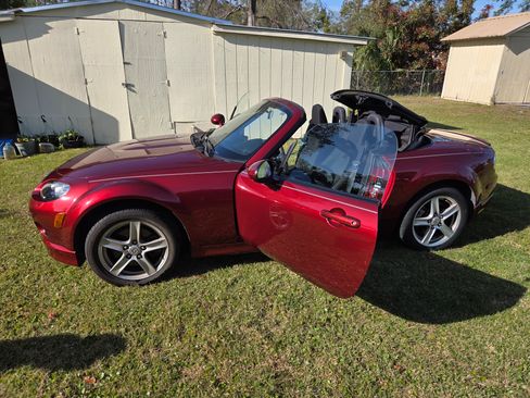 Used 2007 MAZDA MX-5 Miata Sport w/ Appearance Pkg image 1