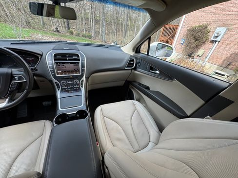 Used 2019 Lincoln Nautilus Reserve w/ Cargo Utility Package image 18