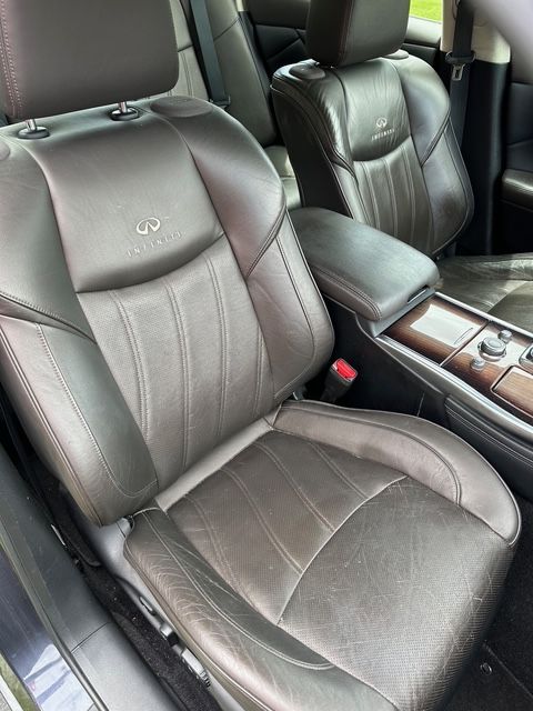 Used 2011 INFINITI M56 x w/ Deluxe Touring Pkg AWD/4WD image 6